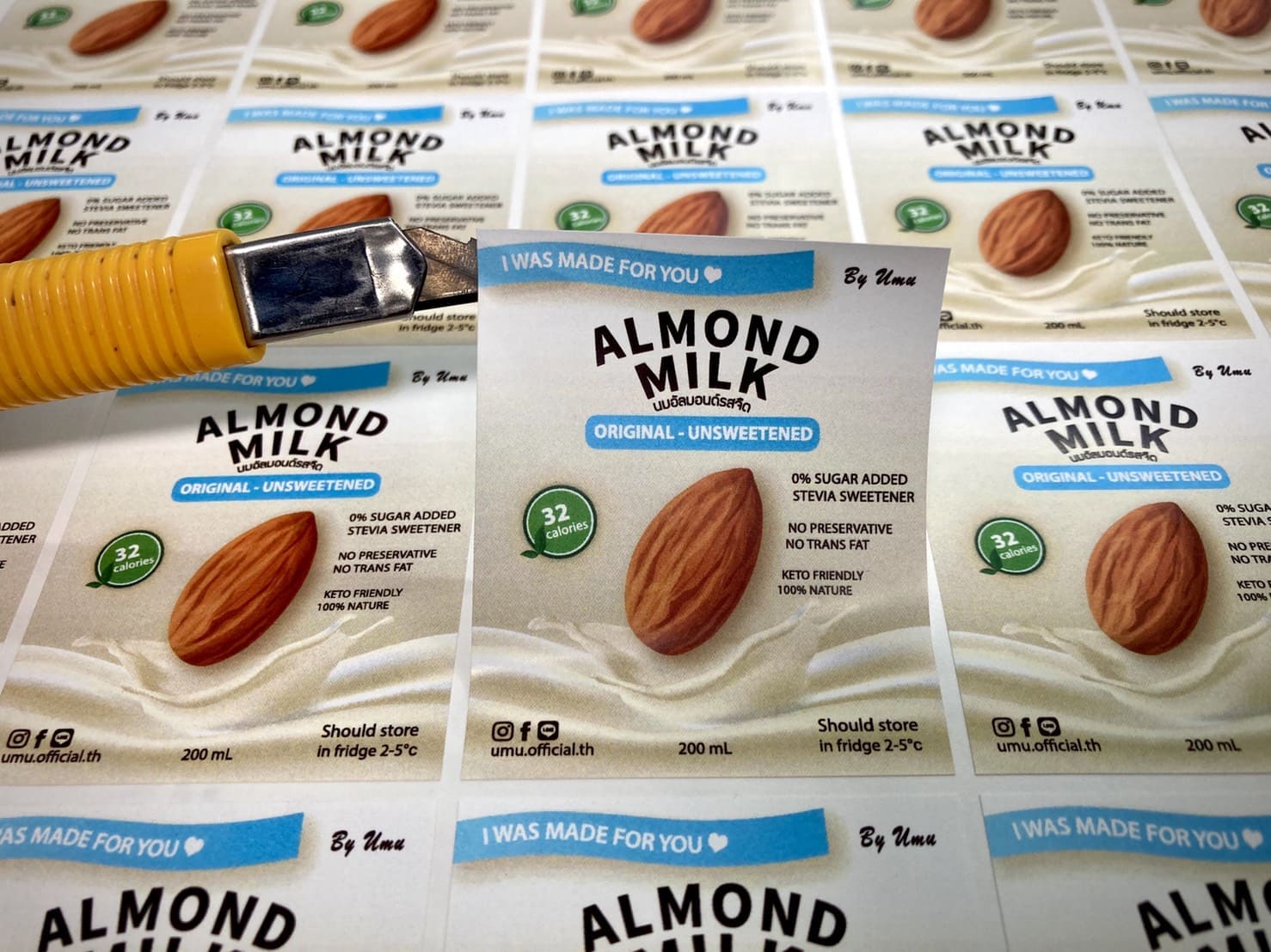 สติ๊กเกอร์ติดผลิตภัณฑ์กันน้ำ