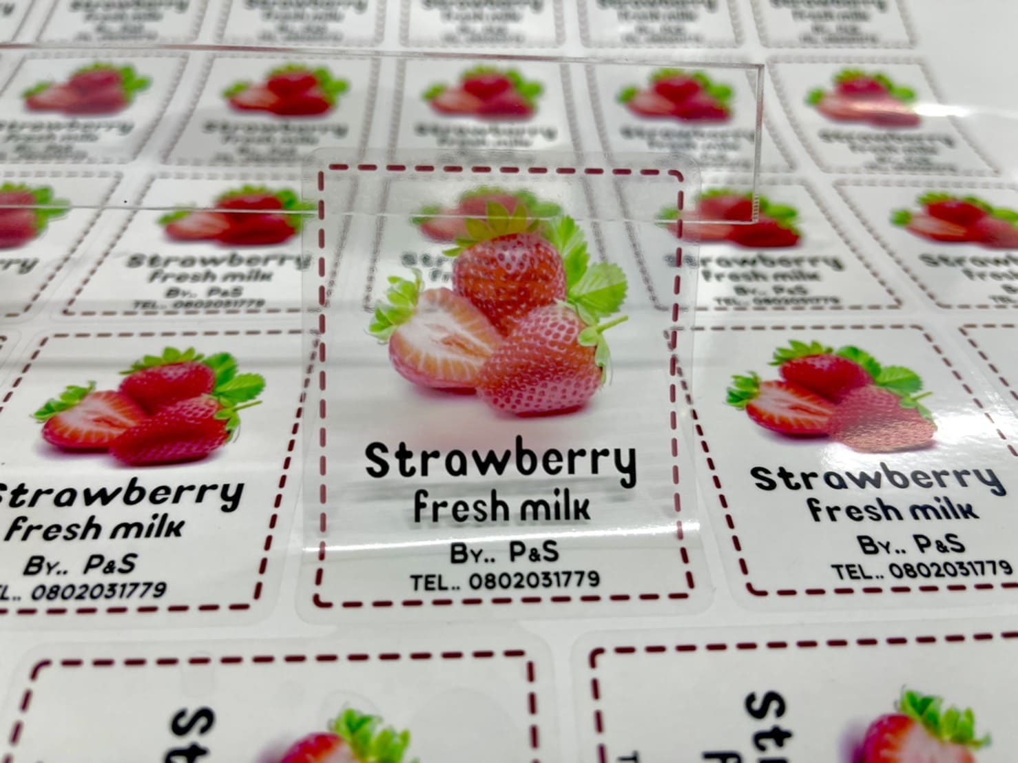 สติ๊กเกอร์ใสติดผลิตภัณฑ์